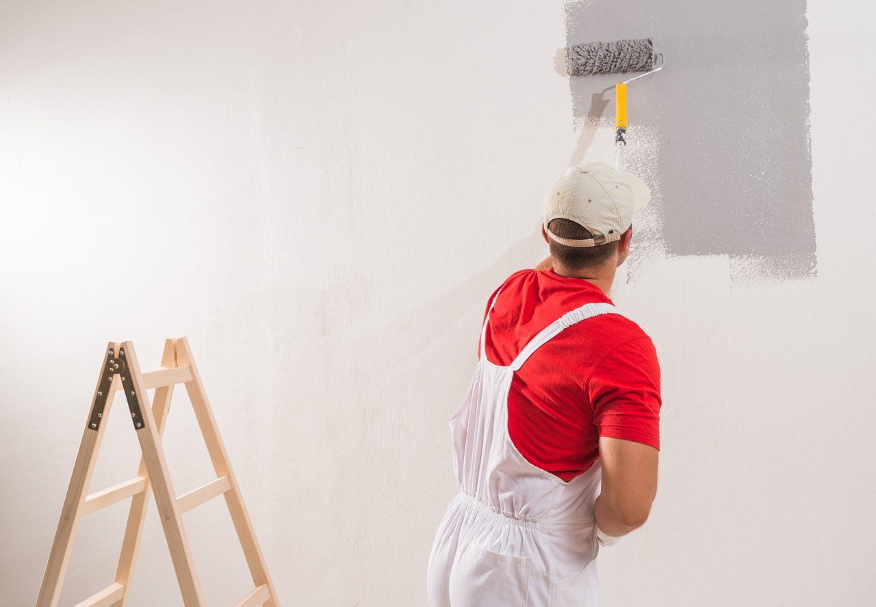 Professional Painting vs. DIY Painting: What Homeowners Should Consider